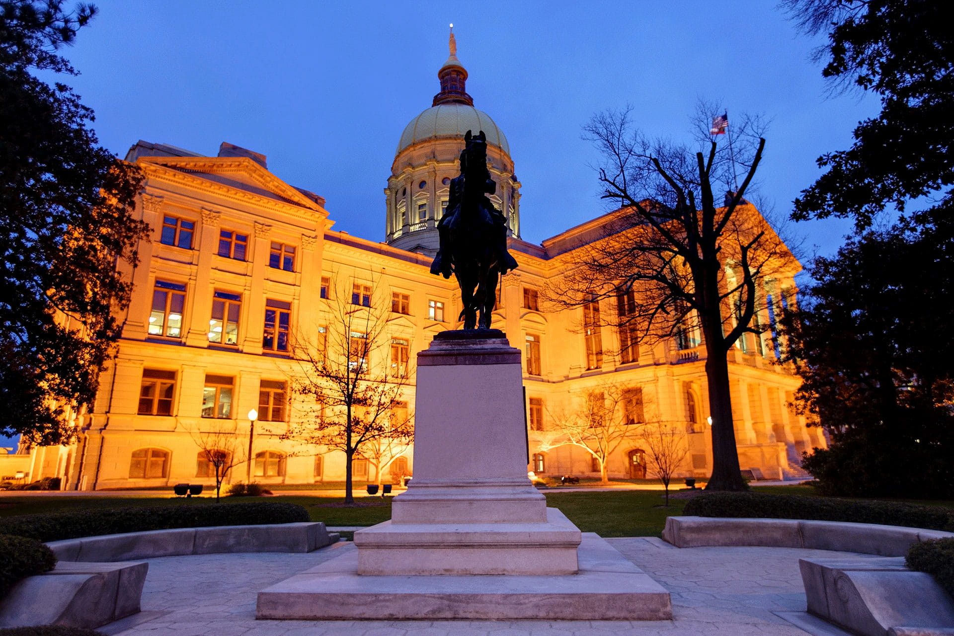 Georgia State Capitol at night
